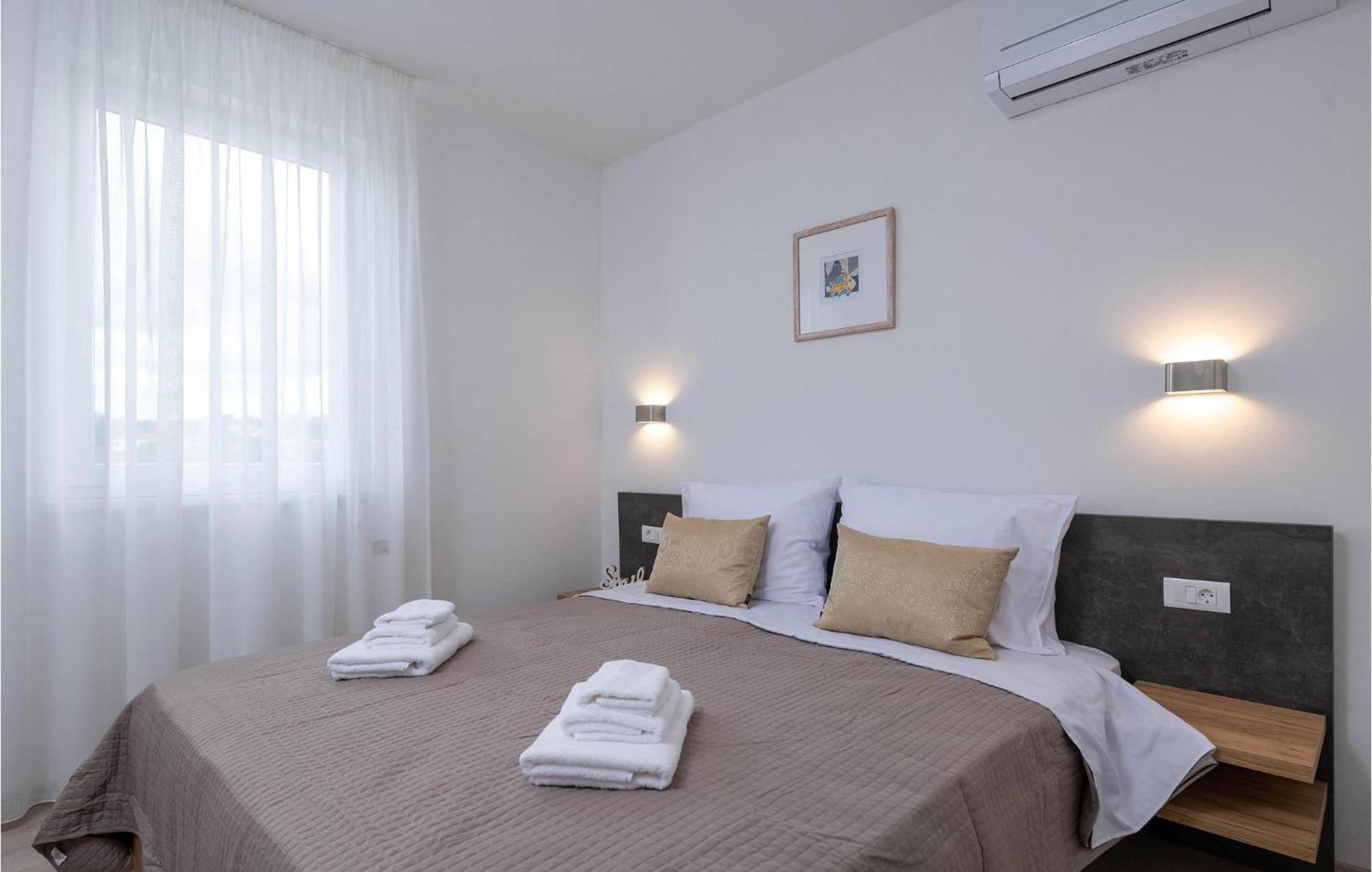 Stunning Home In Barban With Wifi 외부 사진